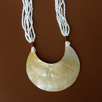 Pendentif de collier de perles de bohème fait à la main avec conception d'artisans balinais Shell MOP pour cadeau