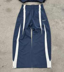 Ensemble veste et pantalon surdimensionné personnalisé Survêtements de sport de jogging avec logo imprimé, cousu et au design streetwear à la mode pour hommes - Product Image 5