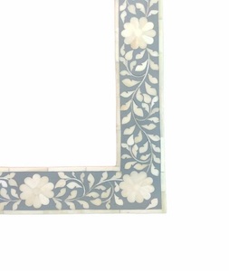 Espejo de pared redondo con incrustaciones de hueso para decoración de baño y sala de estar de F S International - Product Image 5