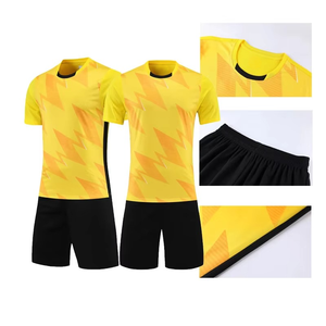 Uniforme de football de couleur jaune vêtements de sport en tissu doux personnalisés uniformes de football maillot de football confortable - Product Image 1