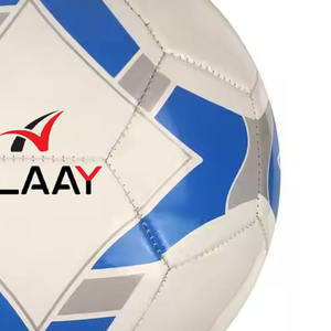 Ballon de football en PVC de haute qualité Alaay, durable, pour l'intérieur et l'extérieur, avec logo personnalisé imprimé pour l'entraînement professionnel - Product Image 3