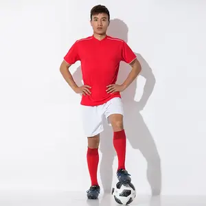 Camiseta de fútbol de secado rápido profesional de alta calidad para hombre OEM/ODM, camiseta de entrenamiento de estilo profesional con logotipo personalizado impreso para adultos - Product Image 3