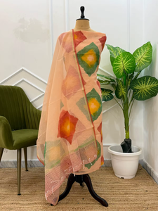 Conjunto de Kurti de 3 Piezas de Seda de Lino Banarasi Clásico Tradicional Sin Costuras para Mujer, Ropa Étnica Cómoda para Fiestas y Festivales - Product Image 4