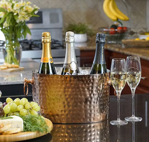 Seau à glace décoratif en laiton personnalisable pour les fêtes et les célébrations, améliorant l'agencement de la table avec un élégant accent métallique - Product Image 1