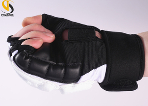 ถุงมือป้องกันการต่อสู้แบบกันน้ำสำหรับกิจกรรมกลางแจ้ง ดีไซน์ใหม่ล่าสุด เหมาะสำหรับศิลปะการต่อสู้แบบผสมผสาน (MMA) เทควันโด สำหรับผู้ชาย ผู้หญิง และเด็ก - Product Image 5