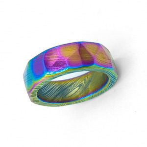 Anillo de Matrimonio Timascus para Hombre con Sensación Ligera y Diseño Metálico de Colores Vivos, Anillo Timascus para Hombre - Product Image 2