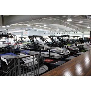 Harris Cruiser 210 CW 2026 con Casco de Fibra de Vidrio, Ancho de 8'6'', Capacidad de Combustible de 28 Galones - Product Image 2