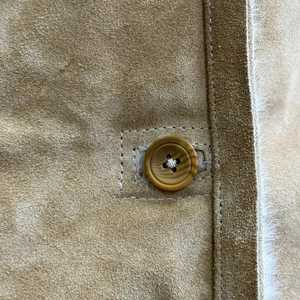 เสื้อโค้ทหนังแกะสีน้ำตาลสำหรับผู้ชาย Shenra - เสื้อแจ็คเก็ตมีฮู้ดบุขนสำหรับฤดูหนาวเพื่อป้องกันอากาศหนาวเย็น - เสื้อแจ็คเก็ตหนังกลับบุขนแกะ - Product Image 3