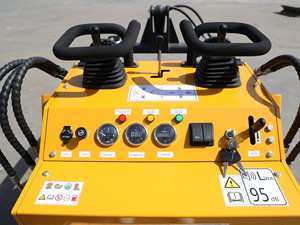 Minicargadora Compacta con Capacidad de Carga de 2000 lb, Motor de Gasolina de 23 HP con Certificación EPA, Orugas de Goma, Maquinaria con Potencia B&S de EE. UU. - Product Image 6