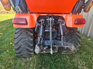 ข้อเสนอที่ดีที่สุดสำหรับรถแทรกเตอร์ Kubota BX23S 4x4 มือสอง พร้อมรถตักล้อยางและรถขุดหลัง  เครื่องยนต์ดีเซล 3 สูบ ระบายความร้อนด้วยน้ำ สำหรับใช้งานในฟาร์ม - Product Image 4