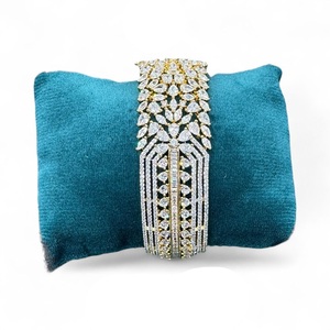 สร้อยข้อมือสำหรับผู้หญิงและเด็กผู้หญิงสร้อยข้อมือโฆษณาสีเงินคุณภาพดีที่สุดสวยสำหรับคอลเลกชันการสวมใส่ที่ทันสมัย - Product Image 1