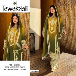 Ensemble de costume de créateur Salwar Kameez avec broderie lourde, idéal pour le mariage et les fêtes, disponible en tissu de qualité supérieure. - Product Image 4
