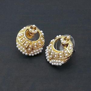 Kriaa <b>Fine</b> <b>Cuff</b> <b>Earrings</b> Pearl Gold Plated Studs 1310094 Collection - Product Image 1