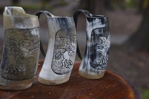 Mead coule à travers le temps Viking Buffalo Horn Mug tenant des générations de toasts Triomphes et serments sacrés - Product Image 6