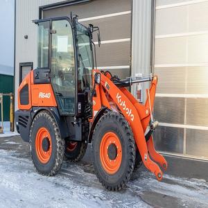 Chargeuses sur pneus Kubota de qualité supérieure à prix abordable disponibles en stock avec livraison rapide dans tout le pays, parfaites pour la construction agricole - Product Image 1