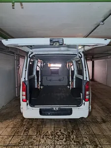USED 2009 HiAce H200, LOW Mileage Sound Engine R18 Tyre Automatic Transmission <b>Panoramic</b> Sunroof LED Headlights Ready to SHI - Product Image 4