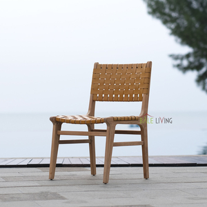 Chaise de salle à manger en bois de style scandinave moderne avec accoudoirs en rotin, fonction rafraîchissante, pour appartements, restaurants, utilisation intérieure/extérieure - Product Image 1