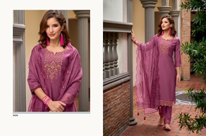 Seda de Milán hecha a mano con interior de algodón y bordado Cutwork Organza Tussle Duppata Kurti set Collection - Product Image 2