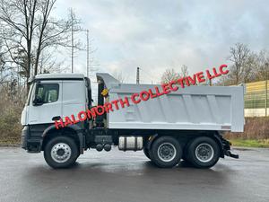 Camión Volquete Mercedes Benz Arocs 4048 6x4 Usado 2023, Euro 6, Diésel, Volante a la Izquierda, Camión Volquete Pesado de Servicio Pesado - Product Image 3