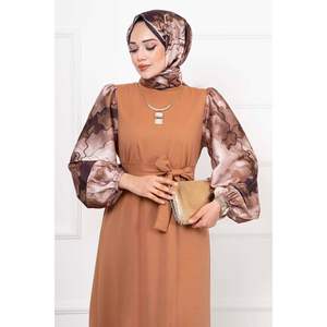 ชุดเดรสฮิญาบผ้าซาตินแขนยาวสำหรับผู้หญิง สีโทเบโก้ ผลิตในตุรกี - Product Image 4