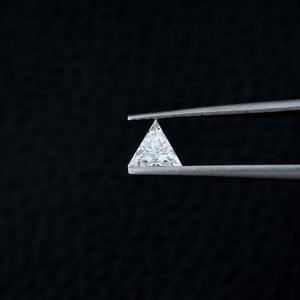 Anillos y Broches de Diamantes CVD con Corte Triangular Blanco Fantasía, Color D, Certificados por IGI, Cultivados en Laboratorio, Joyería de Diamantes Prem Diamond, para Regalo - Product Image 3