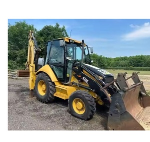 Machine CAT 440 d'occasion fiable, équipée d'une pelle télescopique, d'un système hydraulique auxiliaire et d'une cabine d'opérateur fermée - Product Image 4