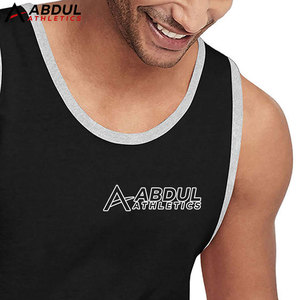 Camiseta sin mangas para hombre de tela suave, diseñada para máxima comodidad y flexibilidad, con un ajuste moderno y un acabado impecable. - Product Image 4