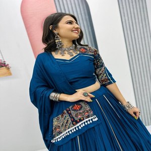 Tenue de festival coton Lehenga Choli pour femmes travail manuel Gamathi traditionnel grand Flair avec bordure en dentelle Dupatta entièrement cousu - Product Image 3