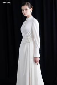 Robes pour femmes de haute qualité robe Maxi ornée de Jenny à manches longues 77% acétate 23% sacs en papier de polyester grossiste blanc - Product Image 6