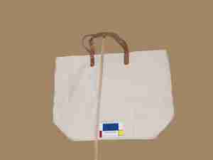 Rencontrez ces sacs, où la curiosité rencontre la valeur. - Product Image 5