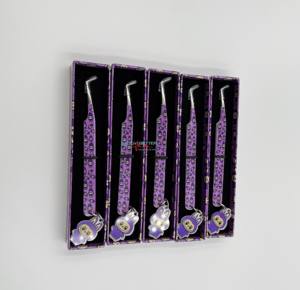 Pinzas para pestañas con diseño personalizado, finas, con volumen de 90 grados, recubiertas de papel de acero inoxidable con atractivos abalorios y punta de fibra - Product Image 1