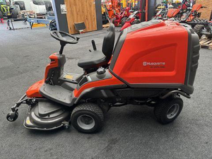 รถตัดหญ้า Husqvarna Rider RC320Ts AWD ขับเคลื่อน 4 ล้อ ขนาด 112 ซม. 16.9 แรงม้า พร้อมถาดตัดด้านหน้าและถุงเก็บหญ้า ขาย - Product Image 6