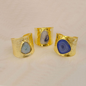 Bracelet ethnique en laiton plaqué or rose fait à la main, grand bracelet bohème pour femmes, vente en gros de bijoux - Product Image 6
