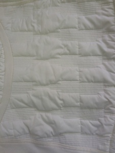 KSD 1256 Machine à courtepointe pour 2-5 couches de haute qualité 100% polyester motif brodé respectueux de l'environnement pour la maison d'hôtel - Product Image 4
