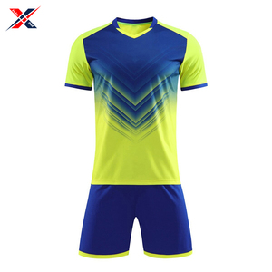 2025 Ropa de hombre Nuevo diseño Diseño personalizado Sublimado Transpirable Hecho de 100% Poliéster Venta al por mayor Precio más vendido Uniforme de fútbol - Product Image 1