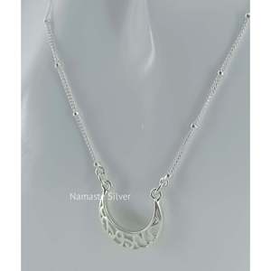 Collar con Colgante de Luna Plateado Hecho a Mano, Diseño Filigranado, Joyería Minimalista con Perla, Regalo de Amor para San Valentín - Product Image 6