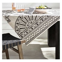 Serviette de thé carrée en coton et lin, demi-blanche, brodée, avec motifs ajourés, classique, de luxe, sans lavage, imperméable, résistante à l'huile, à pompons, personnalisable