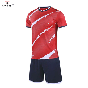 Ensemble d'uniformes de football en polyester 100% sur mesure Nouveau design avec vêtements de football personnalisés par sublimation - Product Image 2