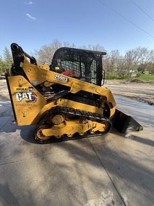 2024 pour chargeuse compacte Caterpillar 259D3 avec excellent moteur et pompe pour chargeur frontal fonctionne très bonne offre - Product Image 4