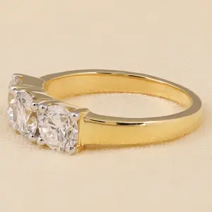 Bague de fiançailles à trois pierres en diamant rond de culture en argent sterling/platine/or, clarté VS1, couleur F - Product Image 2