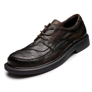 Chaussures brogues en daim souple avec bords perforés et semelle légère, chaussures décontractées pour hommes, chaussures tendance - Product Image 1