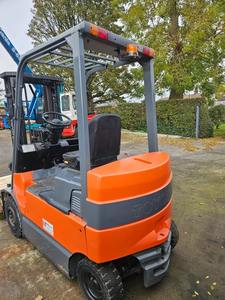 รถยกพาเลทแบบใช้น้ำมันเบนซิน  ขนาด 1 ตัน  สำหรับงานนอกพื้นที่  รับประกัน 2 ปี - Product Image 6