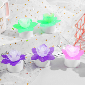 Luce Decorativa a LED a Forma di Rosa, Bianco Caldo, in Plastica per Feste Interne ed Esterne, IP68 IP65 IP44, per Natale - Product Image 2