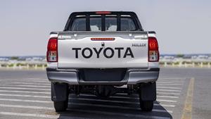 Oferta Especial: Toyota Hilux DC 2.4D MT 4x4 2025 Usada con Ventanas Eléctricas – Blanca - Product Image 4