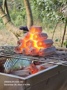 Briquetas de barbacoa de alto calor respetuosas con el medio ambiente de Greenlife Asia, carbón hecho a máquina a partir de aserrín de bambú, combustible sin humo de baja ceniza - Product Image 3
