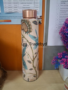 Bouteille en cuivre ayurvédique pour le bien-être et la désintoxication avec une large ouverture pour un nettoyage sans tracas par Tradebyd - Product Image 3