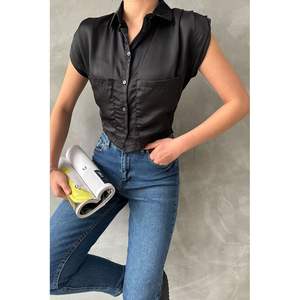 Débardeur court en satin noir pour femme - Vente en gros - Product Image 5