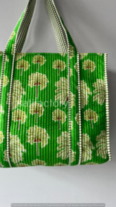 Grand sac fourre-tout en coton matelassé fait à la main nouveau sac à bandoulière à fermeture ouverte imprimé palmier tropical pour voyage ou cadeau de demoiselle d'honneur - Product Image 5