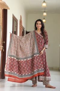 New Designer Party Wear Light Wine Floral Hand Drawn Printed Cotton Stretchable <b>Kurta</b> Set Wholesale Ethnic Wear Export - Product Image 3