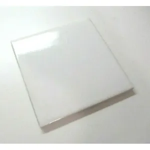 US Ceramic 724764 066002 Gloss 4-1/4 \ "Cuadrado Blancanieves Vintage Azulejo de pared para interiores Acabado pulido Premium Grade Firebrick - Product Image 1